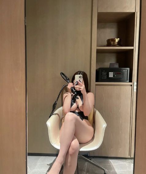 高颜值气质美少妇卫生间自慰-无删减在线完整观看