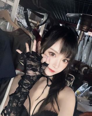 她拨开贪婪的交叉着的筷子-原版加长中文版全集